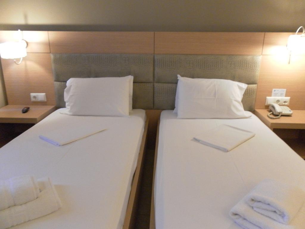 Esperia Hotel Thessaloniki Room photo